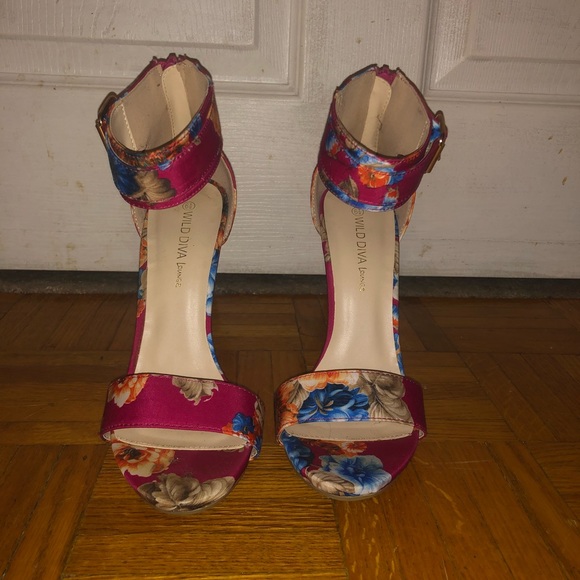 Floral Heels - Picture 3 of 8